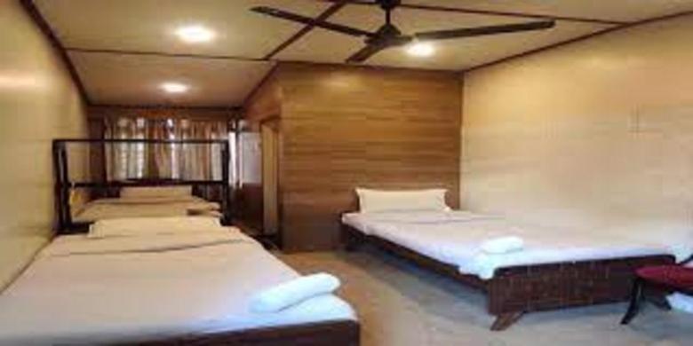 Baba Tourist Lodge Shillong Eksteriør billede