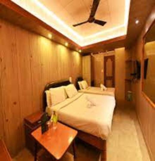 Baba Tourist Lodge Shillong Eksteriør billede