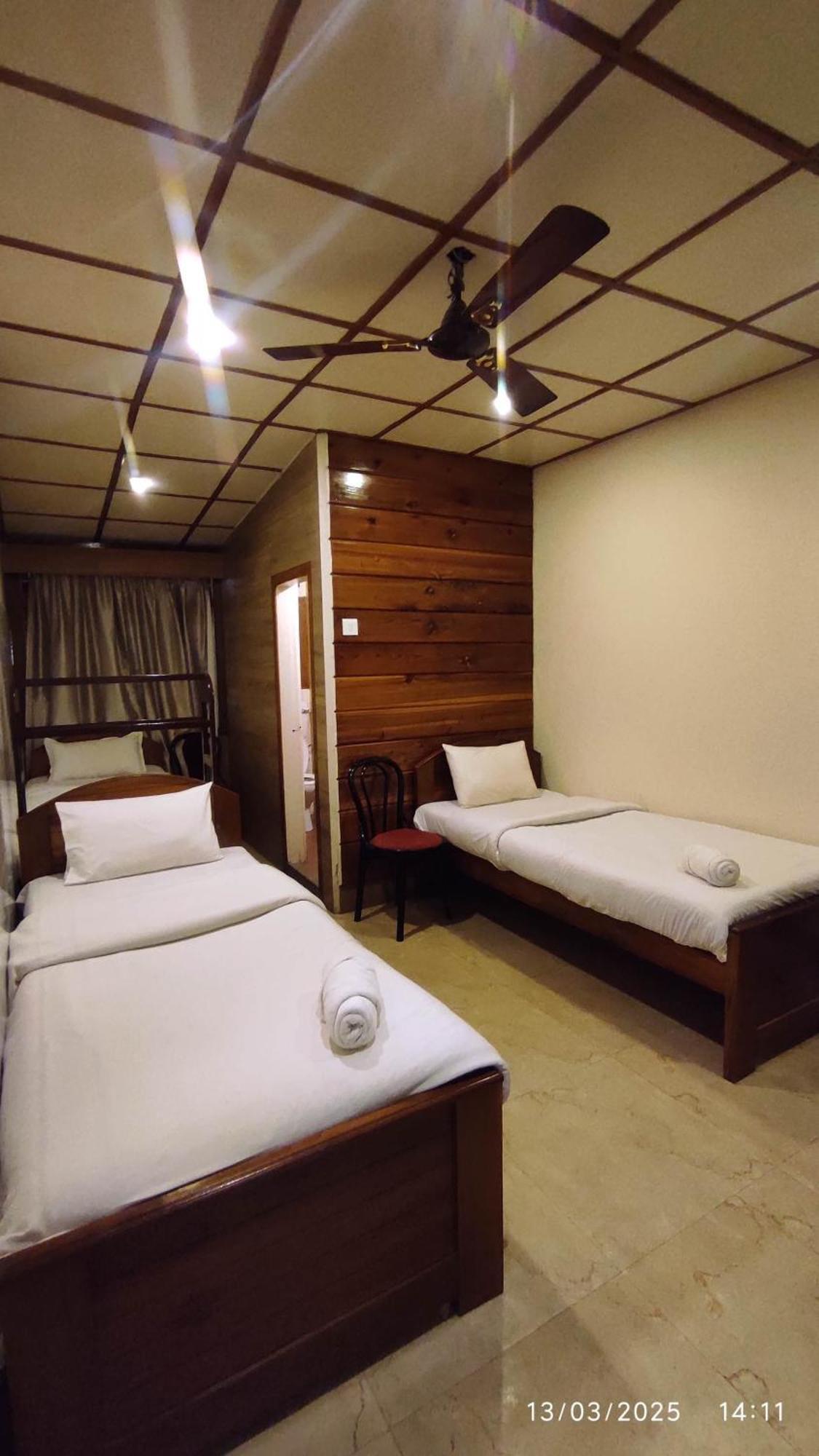Baba Tourist Lodge Shillong Eksteriør billede