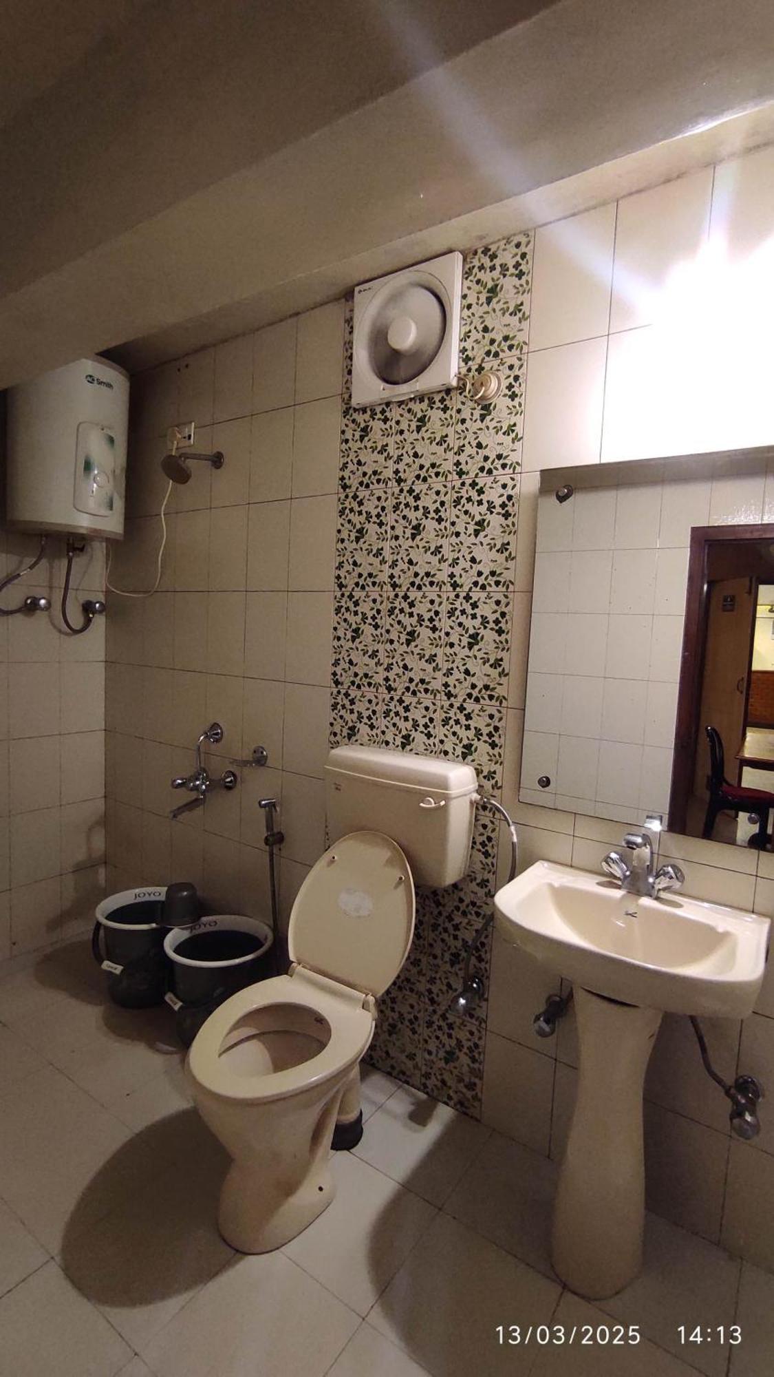 Baba Tourist Lodge Shillong Eksteriør billede