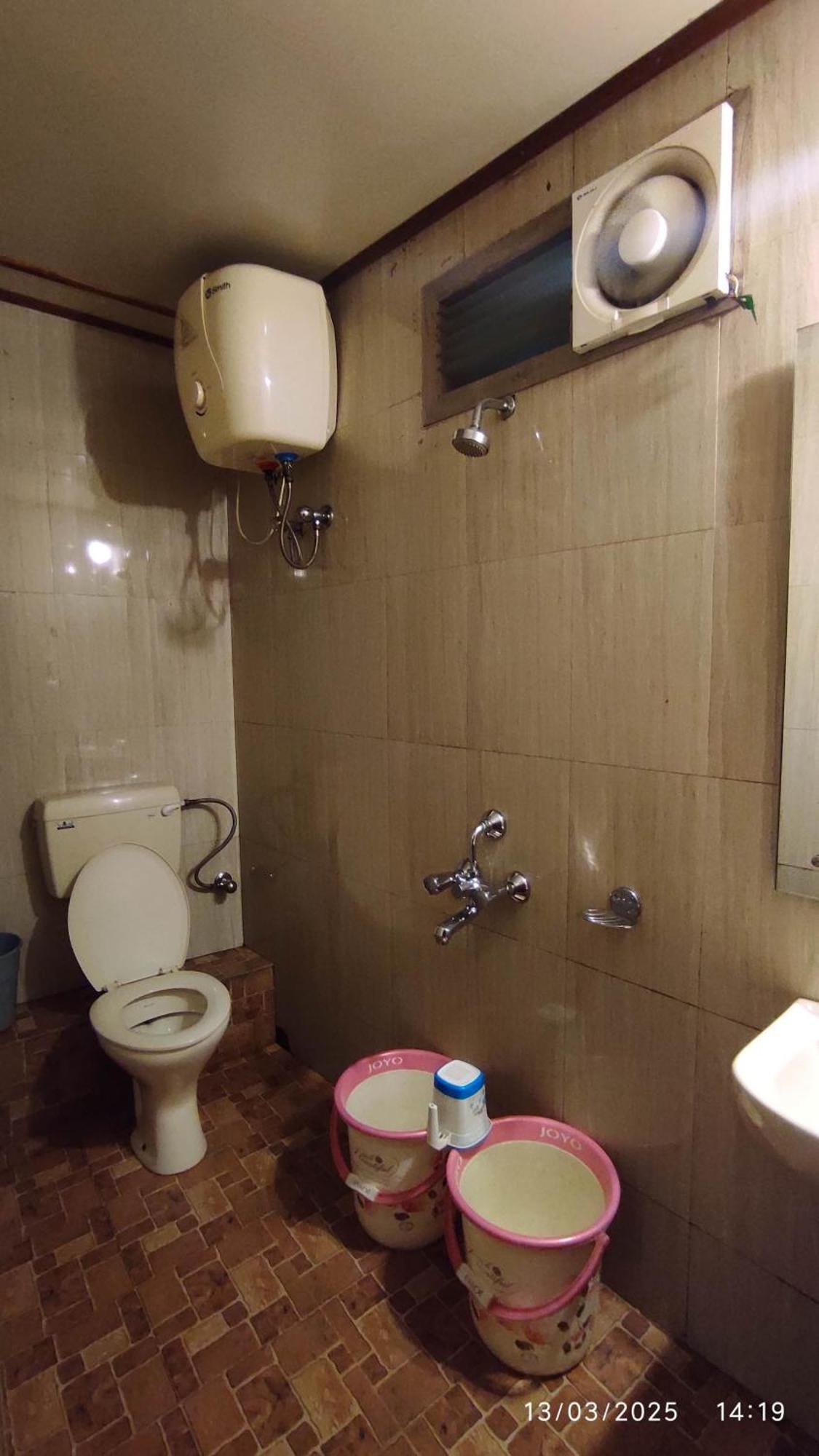 Baba Tourist Lodge Shillong Eksteriør billede