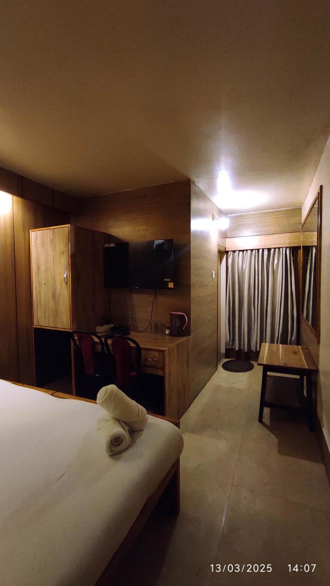 Baba Tourist Lodge Shillong Eksteriør billede